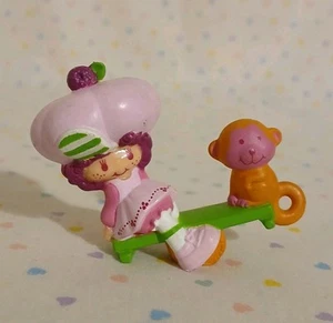 "Figura de balancín mono ruibarbo tarta de frambuesa Strawberry Shortcake 1983 de colección 2""" - Imagen 1 de 6