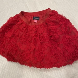 Children’s Place Girls Red Flower Tulle Skirt Size S 5/6 - Picture 1 of 6