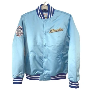 Mitchell & Ness Milwaukee Brewers Heavyweight Satin Jacket Stitch Logos - Bild 1 von 9