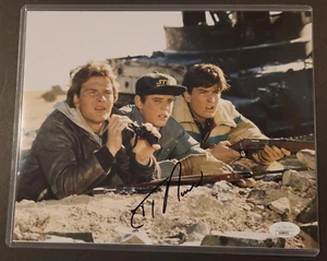¡Autógrafo "RED DAWN" 8X10! C. THOMAS HOWELL COMO ROBERT! ¡CERTIFICADO JSA! - Imagen 1 de 2