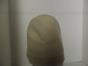 Lorenzo Cloche Hat Women 100% Wool Ivory & Black Stitching Made in Italy - Picture 1 of 8