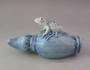 4.09" Old Chinese Blue and White Lotus Root Figurine Porcelain Water Dropper - Picture 1 of 9