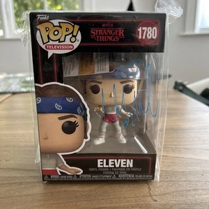 MILLIE BOBBY BROWN SIGNIERT STRANGER THINGS FUNKO POP #1780 ELEVEN MIT COA & MIT ETUI - Bild 1 von 5