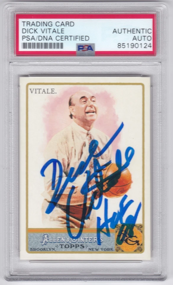 PSA DNA DICK VITALE SIGNED AUTOGRAPH W/HOF INSCRIPTION 2011 TOPPS ALLEN & GINTER - Image 1 of 1