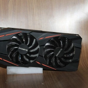 GIGABYTE Radeon RX 570 4GB DDR5 Graphics Card GV-RX570GAMING-4GD Untested - Picture 1 of 5