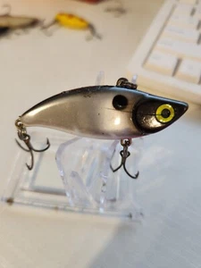 VINTAGE RATTLE TRAP CRANKBAIT LIPLESS FISHING LURE - Picture 1 of 7