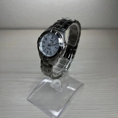 Orologio Casio radiocomandato solare tono argento elegante orologio - Immagine 1 di 4