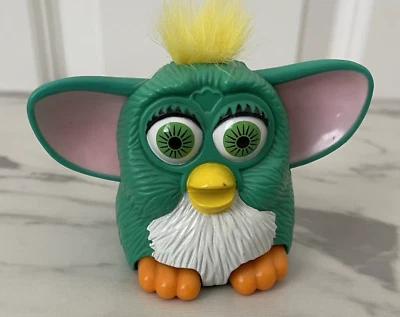 McDonalds Happy Meal Tiger Electronics 1998 3" Plastic FURBY Green Yellow Fur - Image 1 of 3