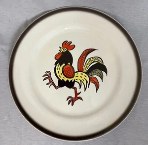 VINTAGE METLOX POPPYTRAIL 775 RED ROOSTER PROVINCIAL CERAMIC DINNER PLATE 10" - Picture 1 of 4