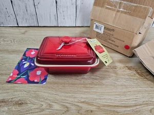 Le Creuset Butter Dish with Lid 13 fl oz Cherry Red Butter Box Stoneware NEW - Picture 1 of 9