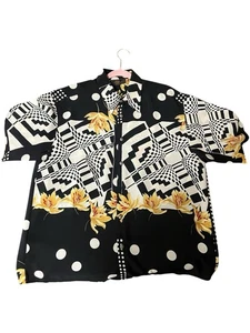 VTG SANGI MADE IN USA SZ M Short Sleeved Floral Unique Patterned Missing Button - Picture 1 of 8