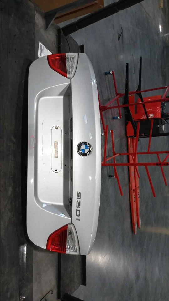 BMW 330I 2006 tapa de cubierta tapa de maletero plateada OEM 41627151491.63216937459 usado Foto 1 de 2