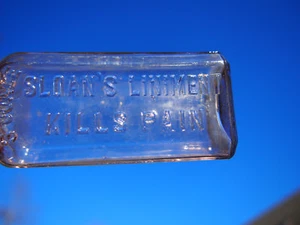 Vintage Sloan's Liniment Kills Pain 3oz Glass Embossed Medicine Bottle - Picture 1 of 3