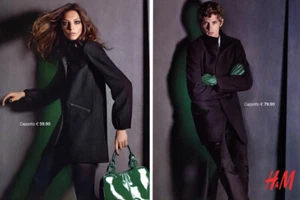 2008 H&M Daria Werbowy fashion 2-page MAGAZINE AD - Picture 1 of 1