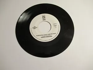 Garth Brooks: Somewhere Other Than The Night / Mr. Right / 45 Rpm 1992 / EX - Imagen 1 de 2