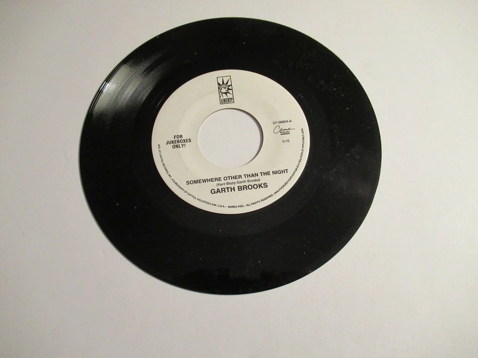 Garth Brooks: Somewhere Other Than The Night / Mr. Right / 45 Rpm 1992 / EX - Image 1 of 2