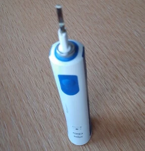 Braun Oral B 4729 / 22103 , HANDTEIL Professional Care - Bild 1 von 7