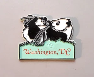 Vintage Rubber Refrigerator Fridge Magnet Washington DC Panda Zoo - Picture 1 of 3