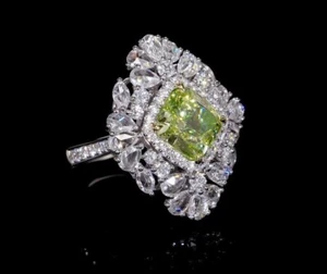 Luxurious 3.50CT Peridot & Lab-Created 4.65CT White Sapphire Floral Cluster Ring - Picture 1 of 9