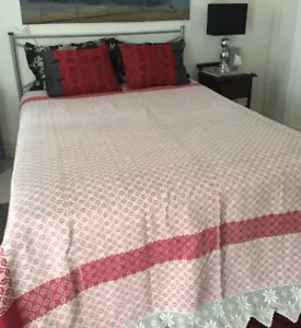 Vintage 1940’s Large Handmade in Abruzzo Italian Bedspread - Picture 1 of 6