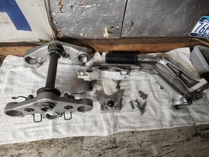 2003-2010 Honda ST1300 TRIPLE TREE W/ Handlebars Clamp Bolts Fork Front All Bolt - Picture 1 of 3