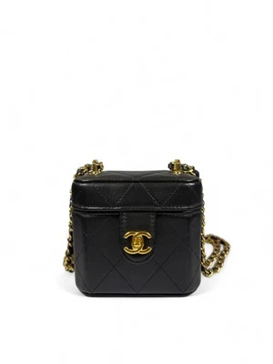 香奈儿 CC Turnlock 盒梳妆盒带链条绗缝羊皮迷你 — 第 1/4 张图片