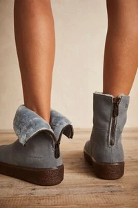 New Free People Cougar Cozy Up Shearling Boots Size 7 MSRP: $198 Suede - Picture 1 of 3