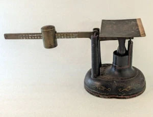 Antica scala affrancatura Fairbanks in ghisa e ottone con base stencil - Foto 1 di 10