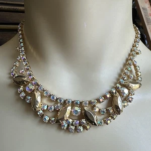 Vintage 1950er Latz Halsband Halskette 14" Aurora Borealis Strass funkelnd Goldplatte - Bild 1 von 8