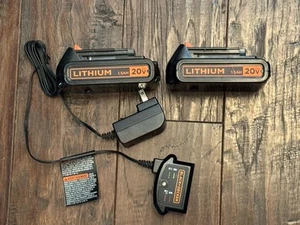 2 BLACK+DECKER 20V Lithium Batteries & Charger - Tested - Picture 1 of 1