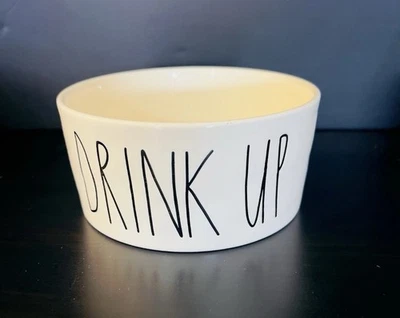 Tigela de água Rae Dunn Artisan Pet Cat Dog “DRINK UP” 8”x3.5” prato de cerâmica branca - Imagem 1 de 4