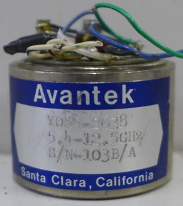 Avantek Y085-2638 Yig Tuned Oscillator 5.4 to 12.5 GHz - Picture 1 of 2