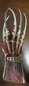 Rubber Freddy Hand/Glove From Wes Craven's New Nightmare Movie Replica - Picture 1 of 7