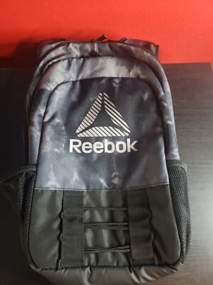 锐步 Basecamp 背包 灰色 防水 储水 反光 全新 — 第 1/4 张图片