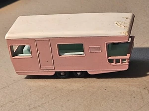 LESNEY MATCHBOX #23 TRAILER CARAVAN 1966 PINK   BX#5 - Picture 1 of 9