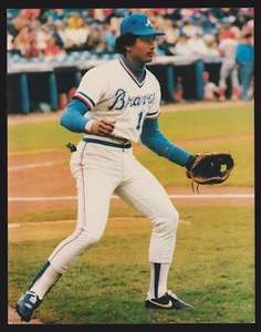 Rafael Ramirez  ATLANTA BRAVES  UNSIGNED  8 x 10-1/8  PHOTO CARD #4 - Picture 1 of 1