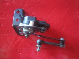 Lexus LX570 Headlight LEVELING Control B150624-1 - Picture 1 of 3