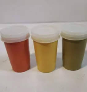 Tupperware 6 oz cups with spillproof lids & sealer lids - Picture 1 of 2