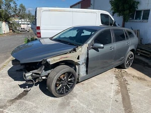Damaged VF SSV Holden Commodore Sportswagon rolling shell. Race Drag project - Picture 1 of 11