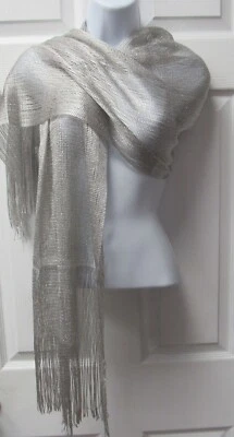 Elegante bufanda con flecos brillantes de malla plateada metálica chal envolvente boda novia graduación Foto 1 de 3