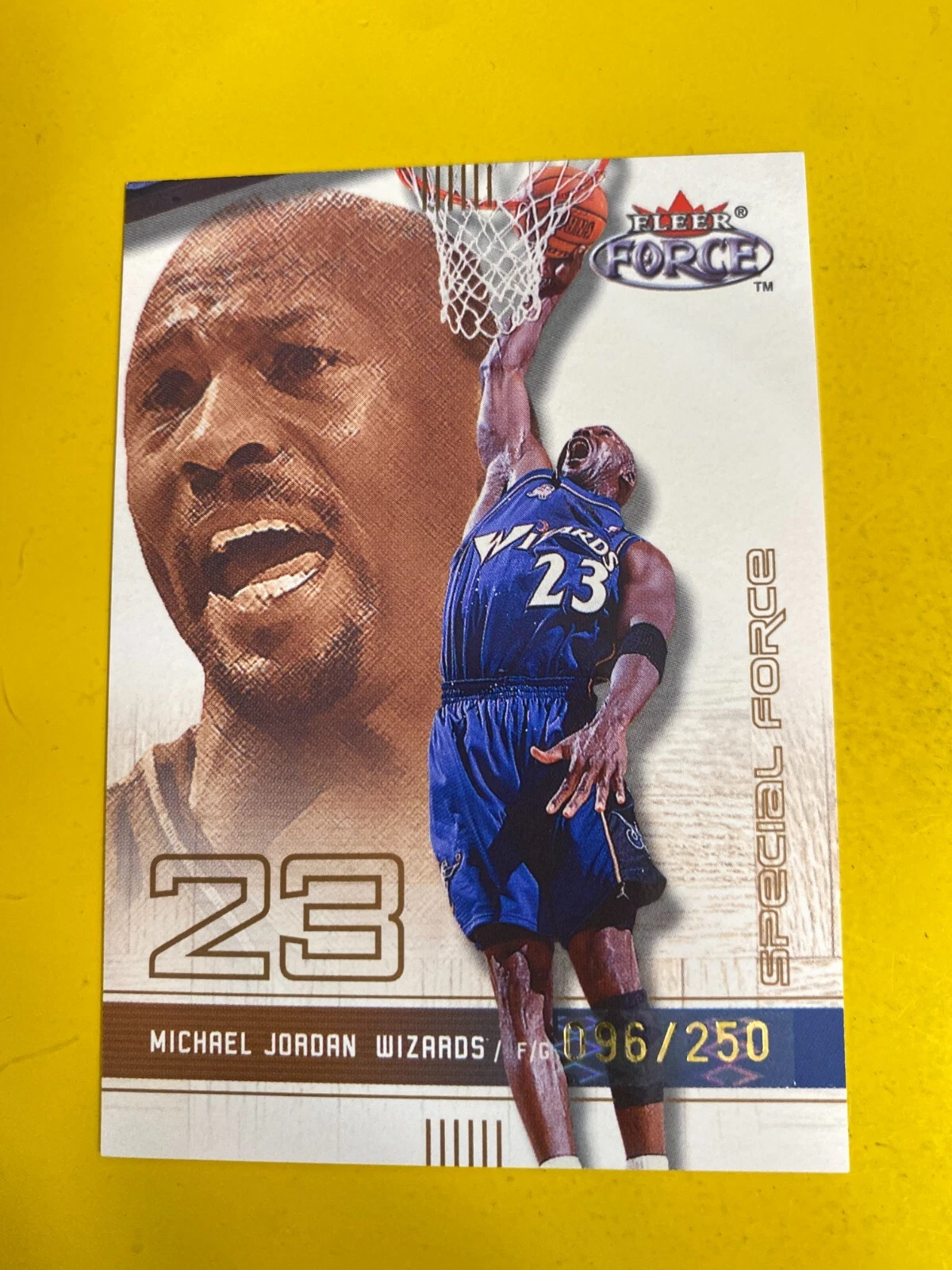 DA75466  2001-02 Fleer Force Special Forces #61 Michael Jordan #96/250