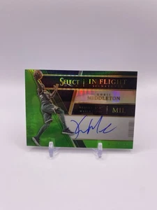 Khris Middleton 2017-18 Panini Seleziona In Volo Firme Verde Auto /65 #IF-KH - Foto 1 di 2
