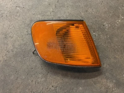 92 93 94 Audi 100 S4 OEM marcador lateral derecho luz intermitente 4A0953050C b157 Foto 1 de 4