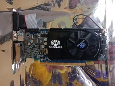Sapphire HD5570 1G DDR3 PCI-E HDMI/DVI-I/VGA Graphics Card FPONW PLEASE READ DES - Image 1 of 3