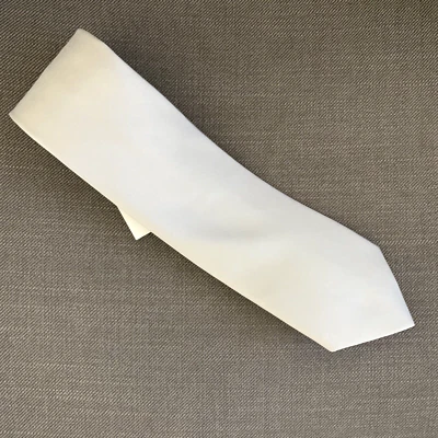 Corbata para hombre Michael Kors gris/plateada lisa 100 % seda precio de venta sugerido por el fabricante 69,50 USD Foto 1 de 3