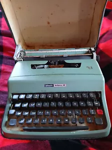 Vintage OLIVETTI Lettera 32 Blue Manual Typewriter in Portable Case KEYS WORK - Picture 1 of 17