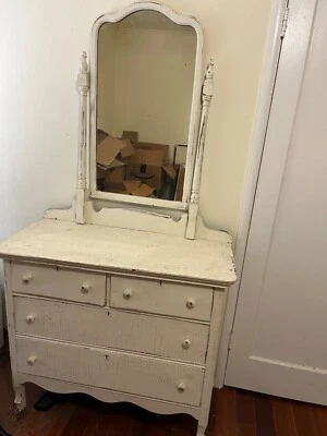 Старинный потертый шикарный туалетный столик с зеркалом - Изображение 1 из 4