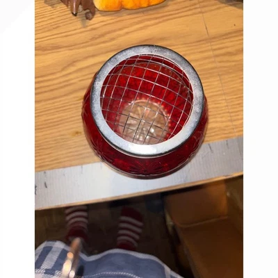 Tarro de rana flor de vidrio rojo vintage en relieve Foto 1 de 3