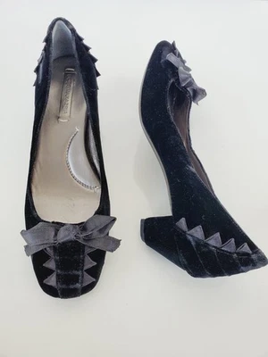 BCBG Maxazria Black Velvet Satin Slip On Pumps Low Heels Bow Womens Shoes 8.5 B - Image 1 of 4