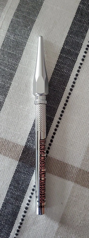 Lápiz de cejas Benefit en 4 marrón cálido profundo TRAVEL tamaño 0,001 oz nuevo Foto 1 de 1